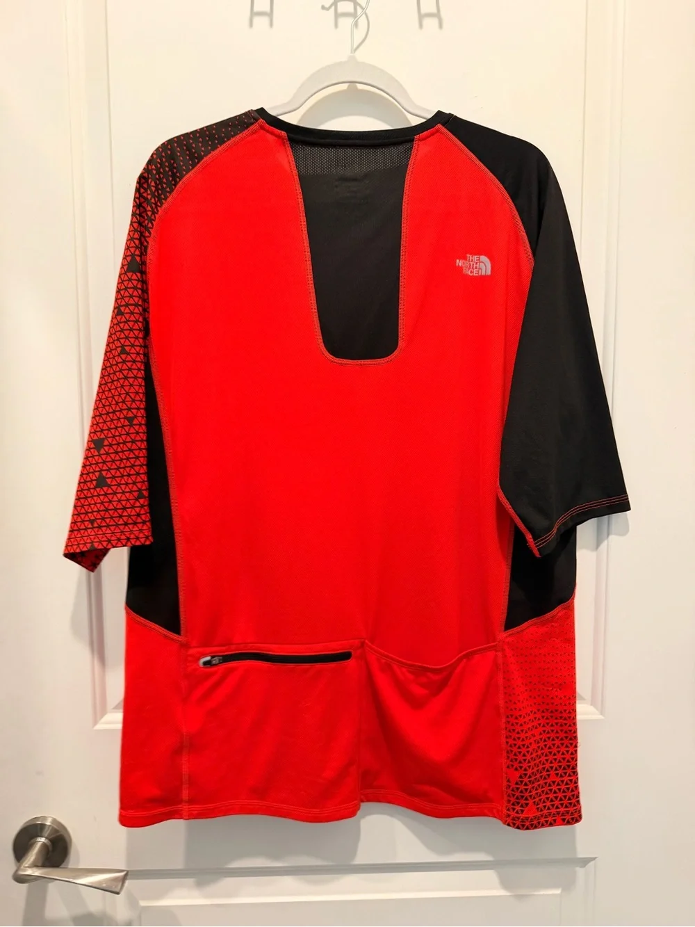 The North Face FlashDry Men's Red Black Geometric Athletic Cycling Shirt XL